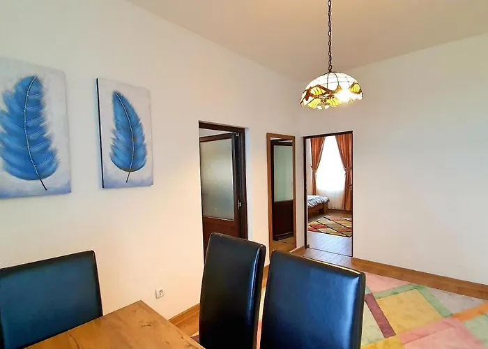 Zur Krone Apartmanhotel 3*